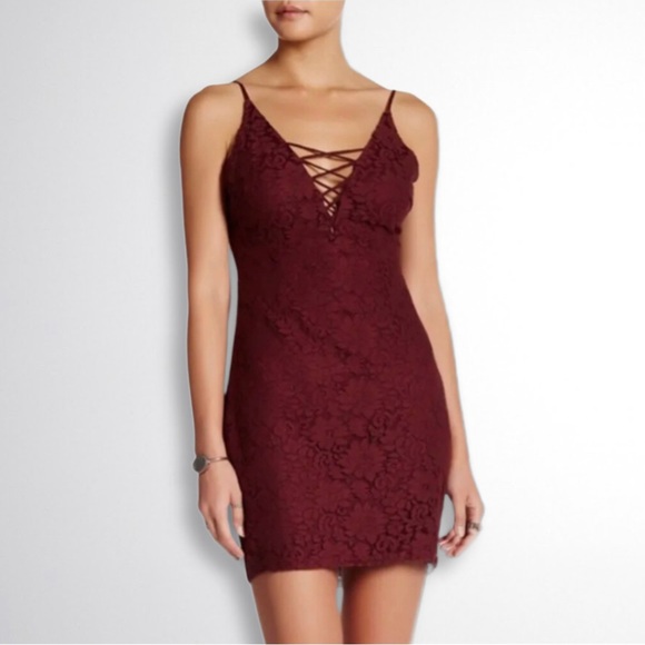 Astr Dresses & Skirts - ASTR The Label Burgundy Lace Cocktail Dress Sz. Large